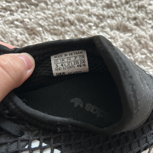 Brand new adidas running shoes - Picture 4 of 4